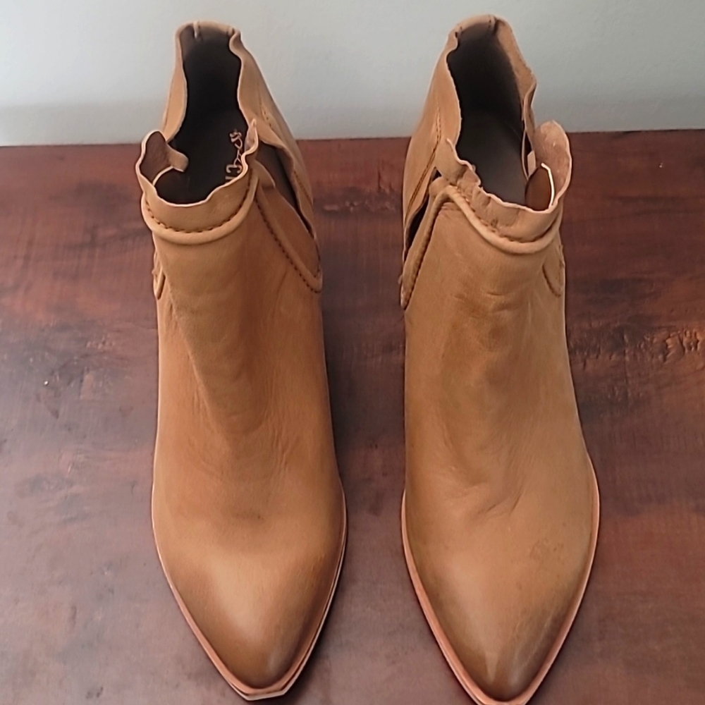 Crevo booties, Pre-owned, Size 10